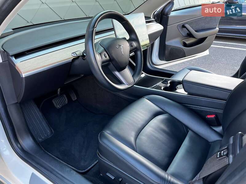 Седан Tesla Model 3 2018 в Одессе