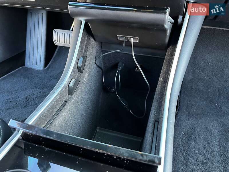 Седан Tesla Model 3 2018 в Одессе