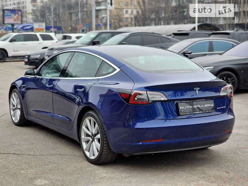 Седан Tesla Model 3 2019 в Киеве