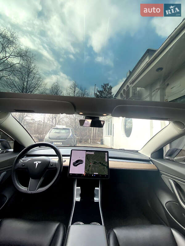 Седан Tesla Model 3 2018 в Дніпрі