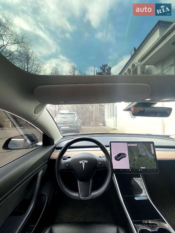 Седан Tesla Model 3 2018 в Дніпрі