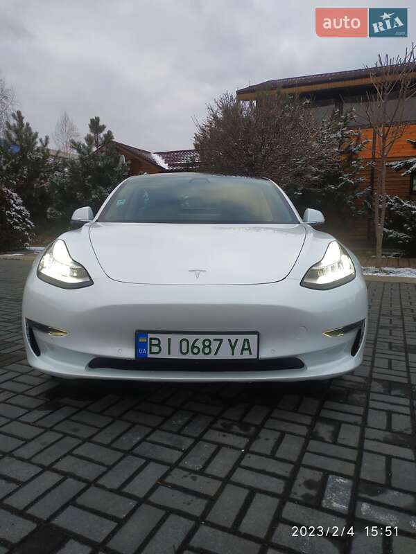 Седан Tesla Model 3 2019 в Кременчуці