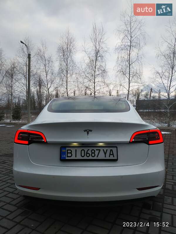 Седан Tesla Model 3 2019 в Кременчуці