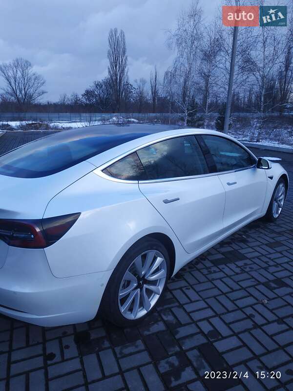 Седан Tesla Model 3 2019 в Кременчуці