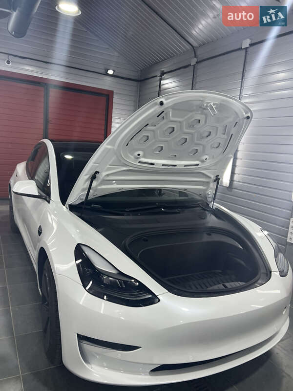 Седан Tesla Model 3 2020 в Одессе