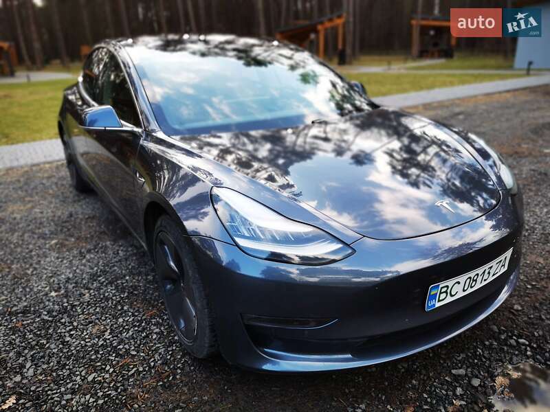 Седан Tesla Model 3 2020 в Ковелі