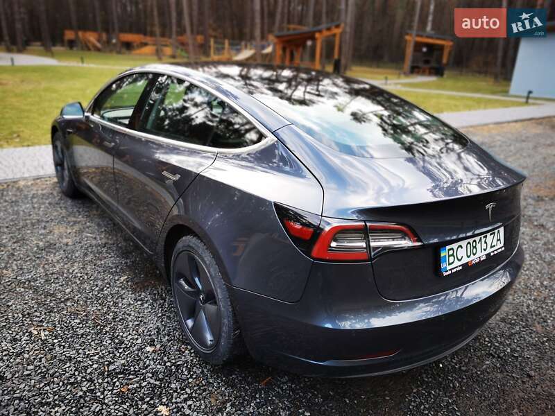 Седан Tesla Model 3 2020 в Ковелі