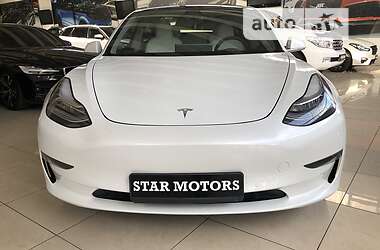 Седан Tesla Model 3 2020 в Одесі