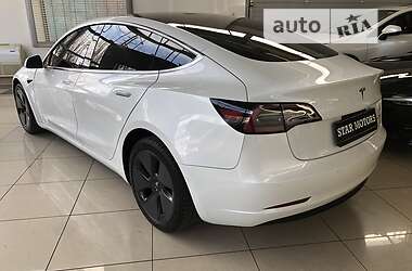 Седан Tesla Model 3 2020 в Одесі