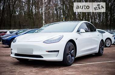 Седан Tesla Model 3 2019 в Киеве