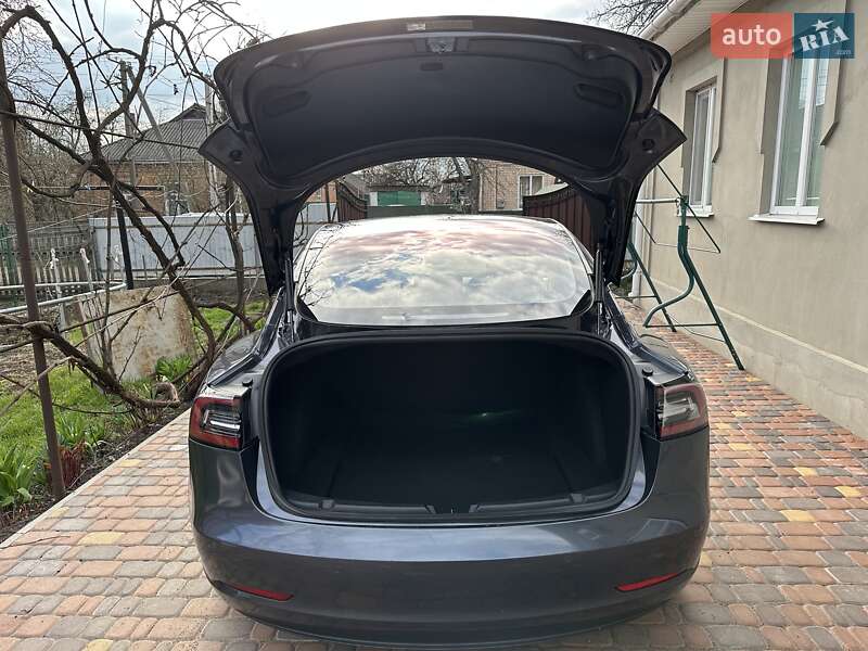 Седан Tesla Model 3 2018 в Кропивницком