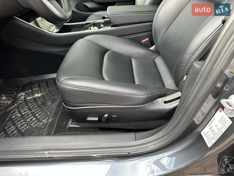Седан Tesla Model 3 2018 в Кропивницком
