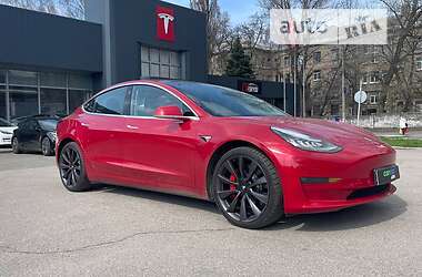 Седан Tesla Model 3 2019 в 