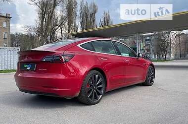 Седан Tesla Model 3 2019 в 