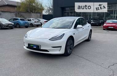 Седан Tesla Model 3 2021 в 