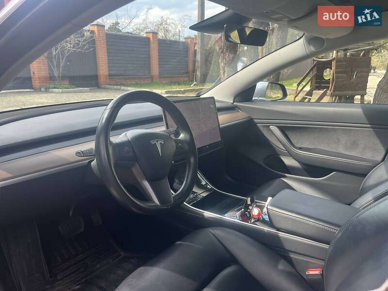 Седан Tesla Model 3 2018 в Києві