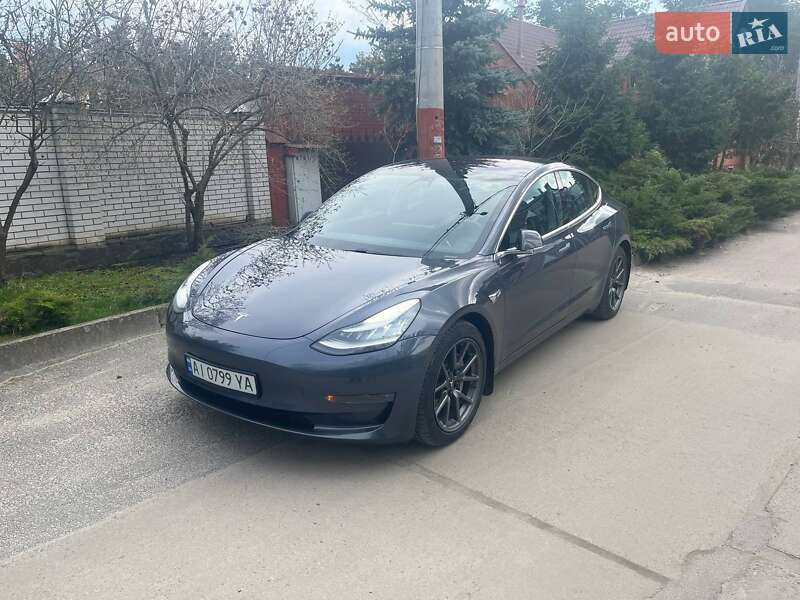 Седан Tesla Model 3 2018 в Києві
