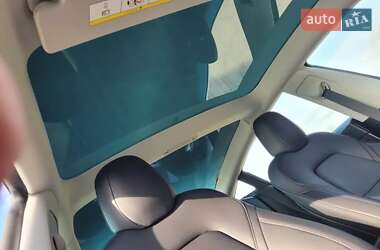 Седан Tesla Model 3 2020 в 
