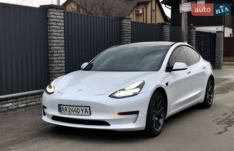 Tesla Model 3 2021