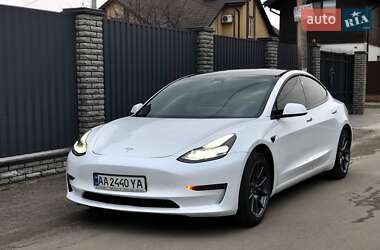 Седан Tesla Model 3 2021 в 