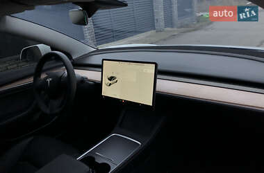 Седан Tesla Model 3 2021 в Киеве