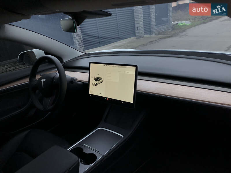 Седан Tesla Model 3 2021 в Києві