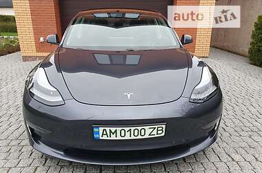 Седан Tesla Model 3 2021 в Житомире