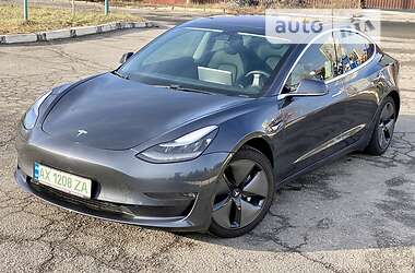 Седан Tesla Model 3 2019 в Харкові