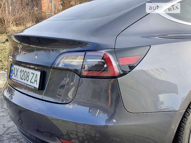 Седан Tesla Model 3 2019 в Харкові