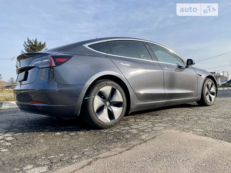 Седан Tesla Model 3 2019 в Харкові