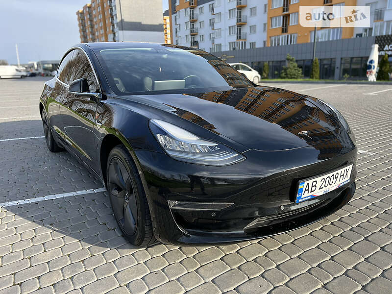 Седан Tesla Model 3 2019 в Виннице