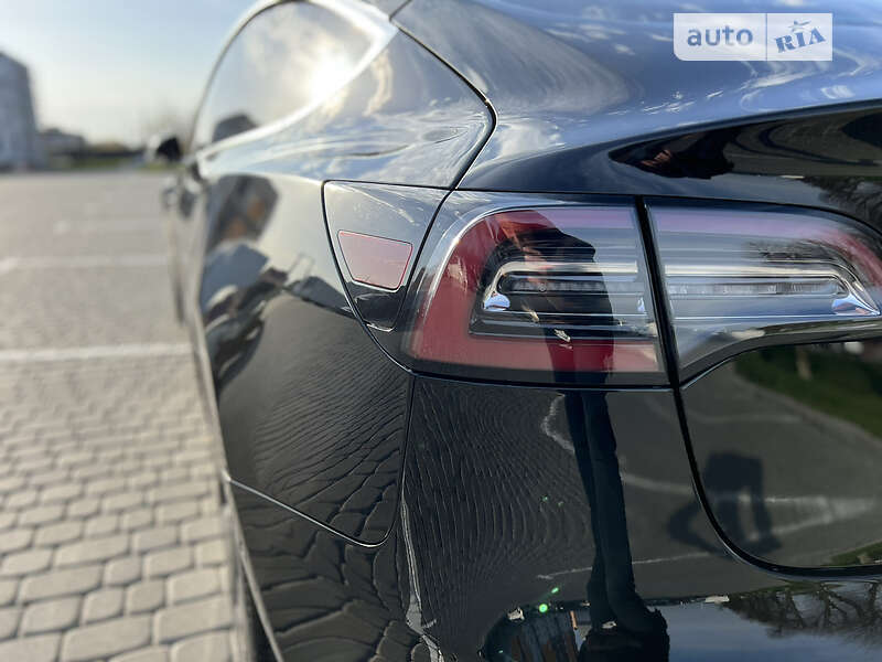 Седан Tesla Model 3 2019 в Виннице