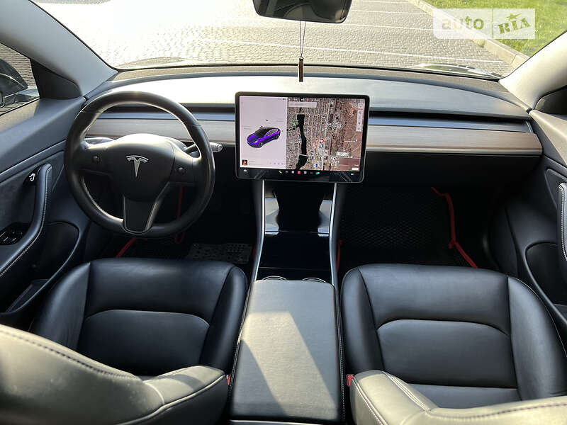 Седан Tesla Model 3 2019 в Виннице