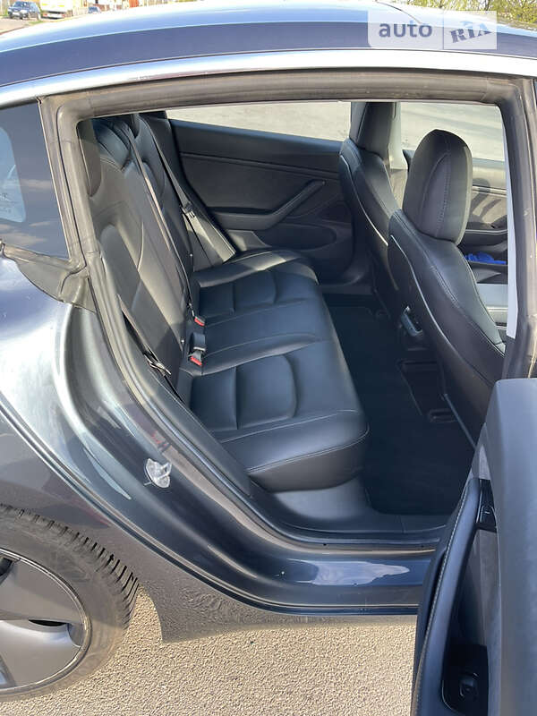 Седан Tesla Model 3 2018 в Буче