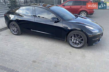 Седан Tesla Model 3 2019 в Шептицькому
