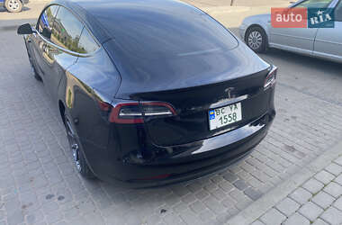 Седан Tesla Model 3 2019 в Шептицькому