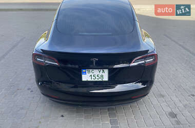 Седан Tesla Model 3 2019 в Шептицькому