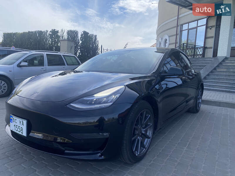 Седан Tesla Model 3 2019 в Шептицькому
