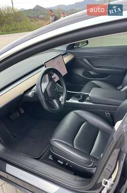 Седан Tesla Model 3 2018 в 