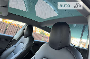 Седан Tesla Model 3 2018 в 