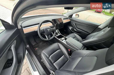 Седан Tesla Model 3 2018 в Києві