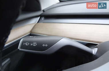 Седан Tesla Model 3 2018 в Києві