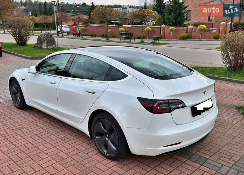 Седан Tesla Model 3 2018 в Киеве