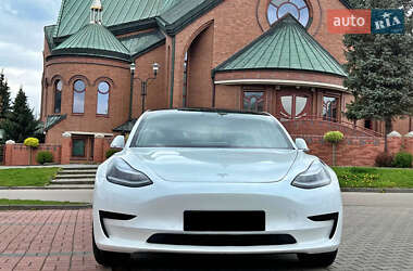 Седан Tesla Model 3 2018 в Киеве