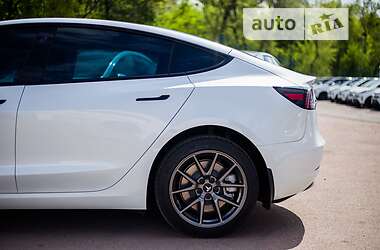 Седан Tesla Model 3 2022 в Киеве