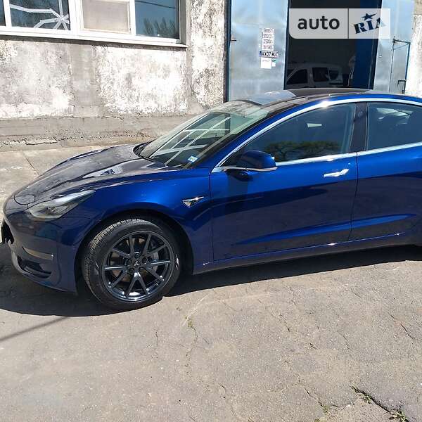 Седан Tesla Model 3 2018 в Запорожье