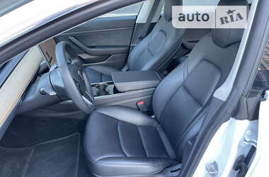 Седан Tesla Model 3 2020 в 