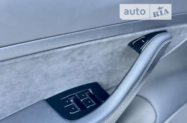 Седан Tesla Model 3 2020 в 