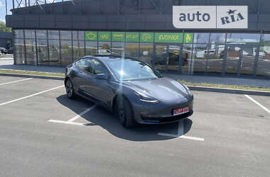 Седан Tesla Model 3 2021 в 