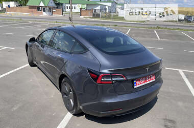 Седан Tesla Model 3 2021 в 